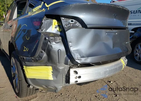 2023 Tesla Model Y Awd/Long Range Dual Motor All-Wheel Drive z USA, uszkodzony, nr VIN 7SAYGDEE6PA091538